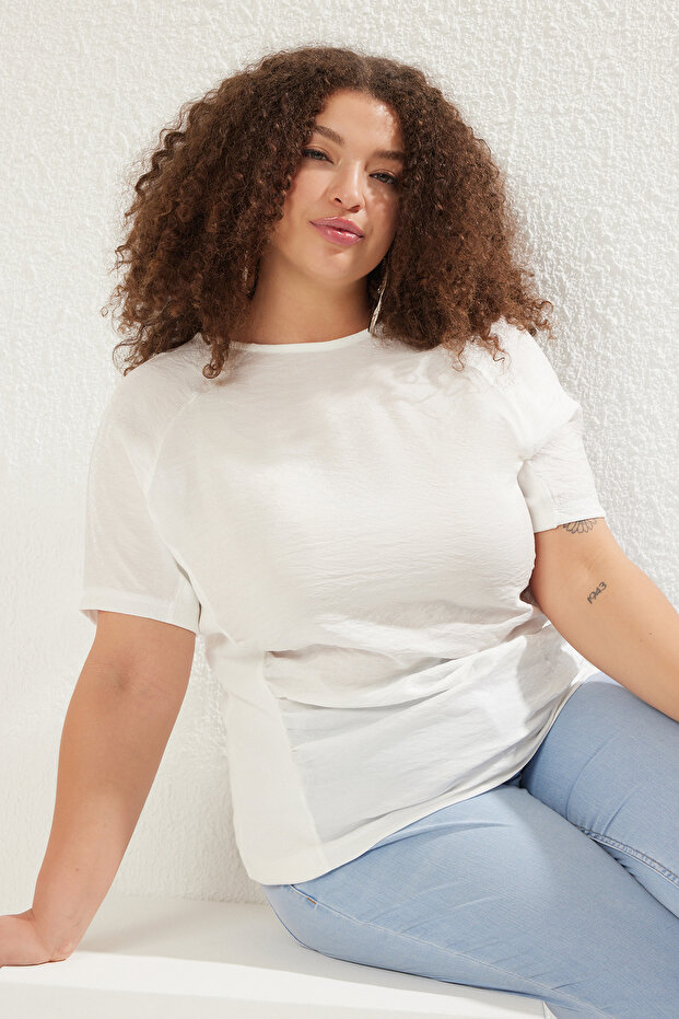 Beyaz Kaşkorse Örme Büyük Beden Bluz TBBSS25AF00036 - 2