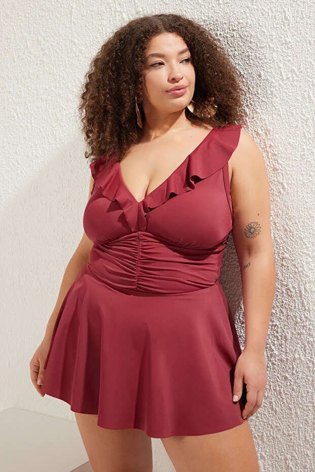 Nagy méretű bordó fürdőruha - fodros nyakkivágással és összegyűjtött derékszoknyával TBBSS25AM00018 - 2