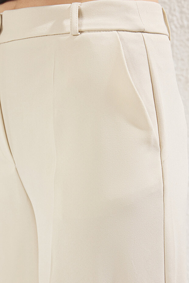 Ekru Yanları Cep Detaylı Yüksek Bel Wide Leg/Geniş Paça Dokuma Pantolon TWOSS25PL00069 - 5