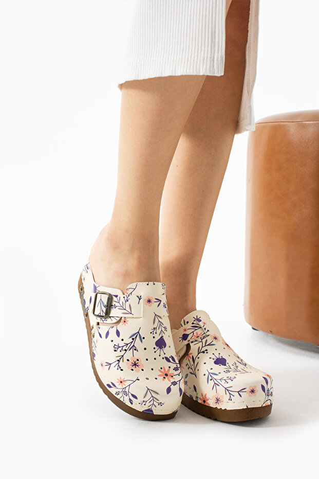 3083 Blue Flower Pattern Printed Perforated Anatomical Slippers
