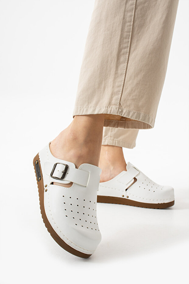 3088 White Solid Color Perforated Anatomical Slipper