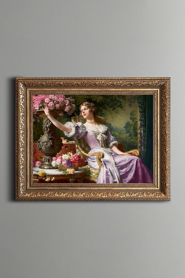 Çiçekli Leylak Elbiseli Kadın -  Vintage Desenli Çerçeve - 1