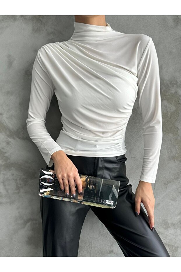 Drapeli Beyaz Dik Yaka Bluz - 1