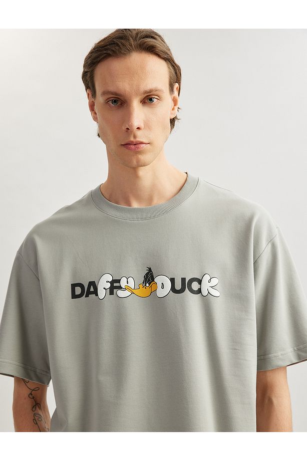 Kısa Kollu Pamuklu Tok Kumaş Bisiklet Yaka Oversize Baskılı Lisanslı Daffy Duck Tişört - 1