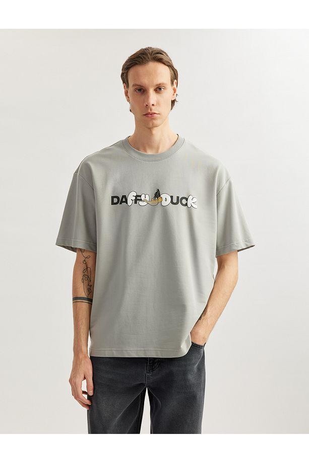 Kısa Kollu Pamuklu Tok Kumaş Bisiklet Yaka Oversize Baskılı Lisanslı Daffy Duck Tişört - 3