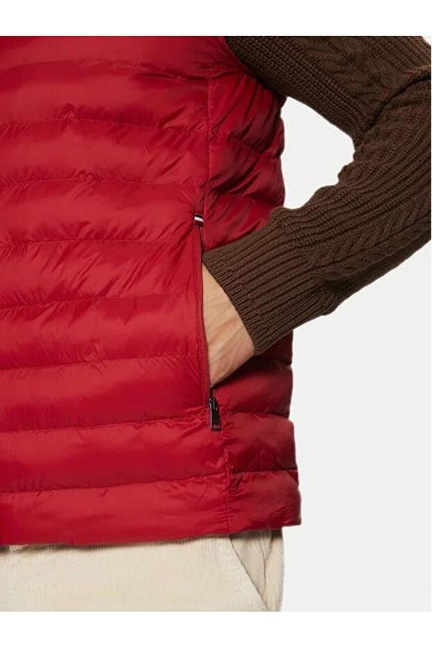 PACKABLE RECYCLED VEST - 8