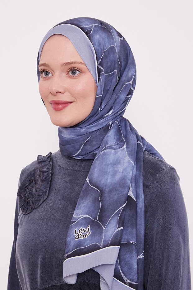 شال ملكي منقوش باللون الأزرق - 2