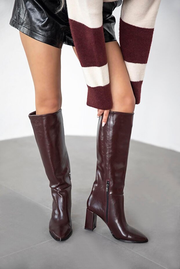 Sawyer Women's Pointed Toe Wrinkled Leather Boots Burgundy