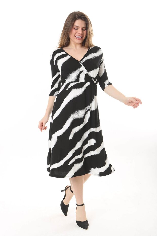 Women's Black and White Zebra Pattern Double Breasted Collar Flexible Waist Large Size Dress