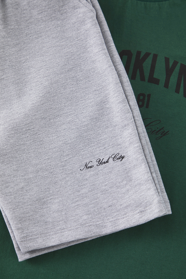 Zümrüt Yeşili Erkek Çocuk %100 Pamuk Şehir Baskılı T-Shirt Şort Örme Alt-Üst Takım TKDSS25AU00027 - 2
