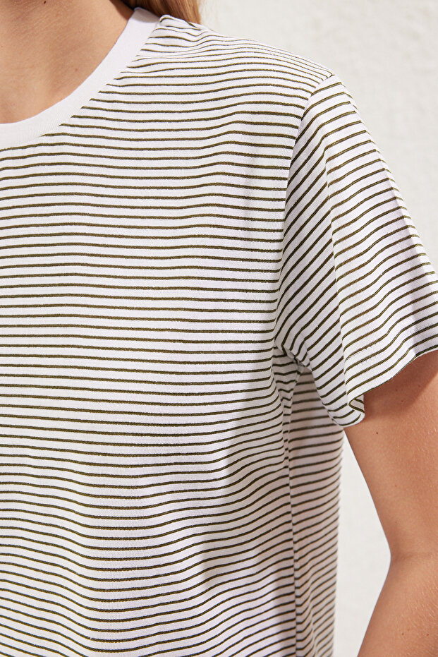 Haki Ekru Çizgili Kalın Pamuklu Basic Regular/Normal Kalıp Örme T-Shirt TWOSS23TS00043 - 4