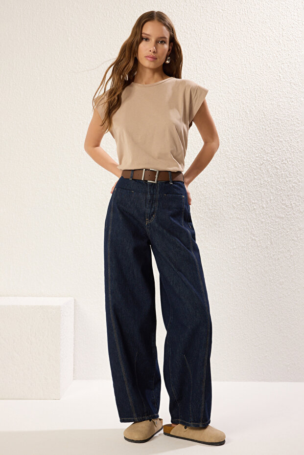 Koyu Mavi Kahverengi Kemerli Dikiş Detaylı Yüksek Bel Barrel Balon Jeans TWOSS25JE00182 - 1