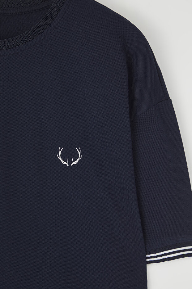 Lacivert Oversize/Geniş Kesim Nakışlı Triko Bant Detaylı Dokulu T-Shirt TMNSS25TS00019 - 6