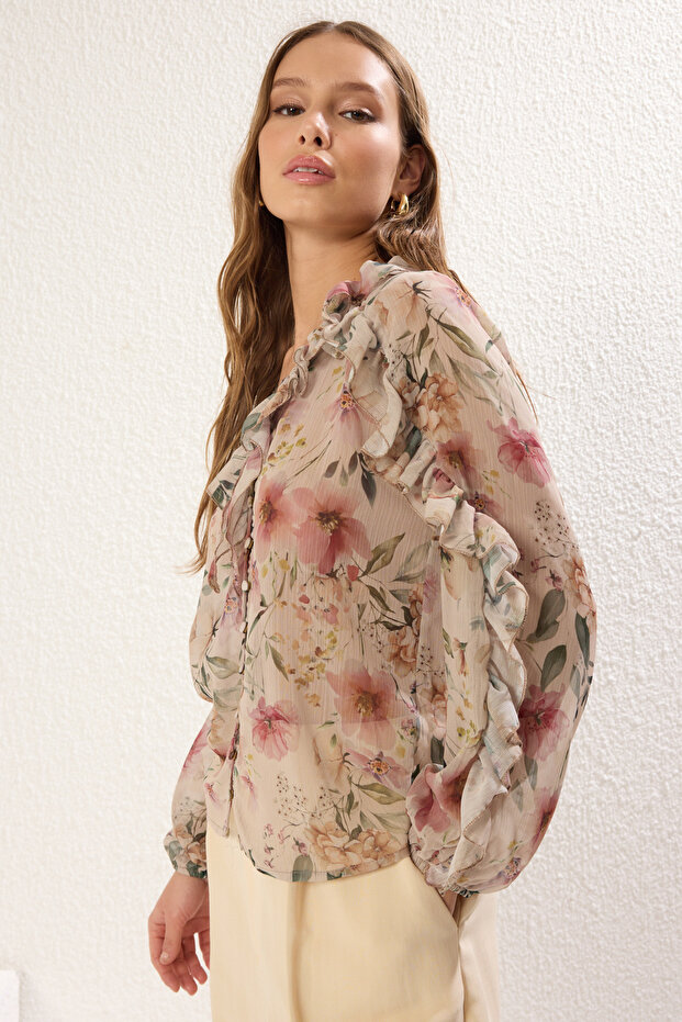 Çok Renkli Boho Şifon Transparan Çiçekli Fırfırlı Dokuma Gömlek TWOSS25GO00063 - 1