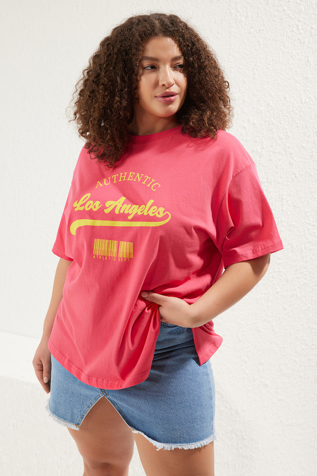 Pembe Geniş Kalıp Bisiklet Yaka Baskılı %100 Pamuk Örme T-shirt TBBSS23AH00131 - 3