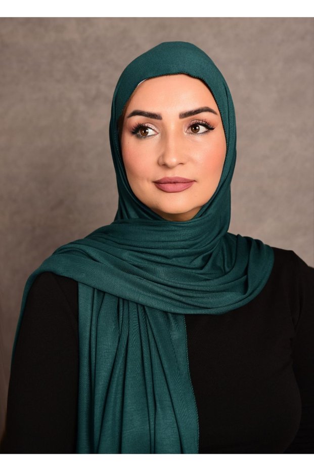 Women's Hijab Combed Cotton Shawl Special Stitched Long Seasonal Emerald Green Color