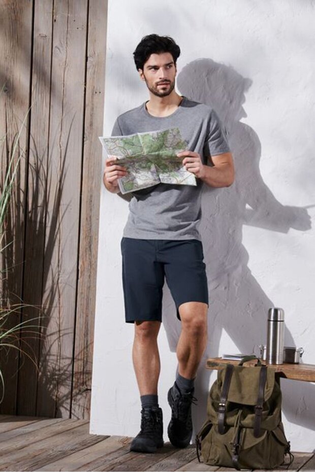 شورت رجالي سادة بقصّة عادية، أزرق - 1