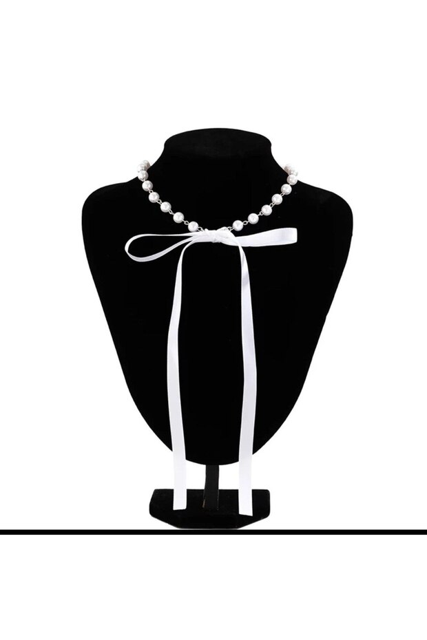 Satin Women's Necklace with Pearls to Complete Your Elegance