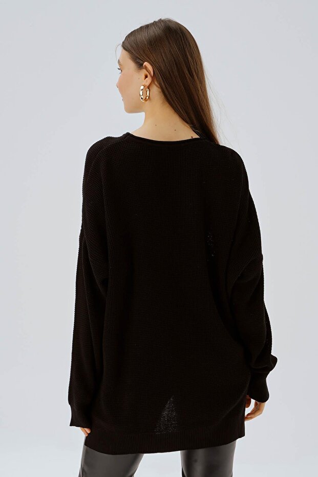 2210 موديل سترة سوداء بفتحة رقبة دائرية - 5