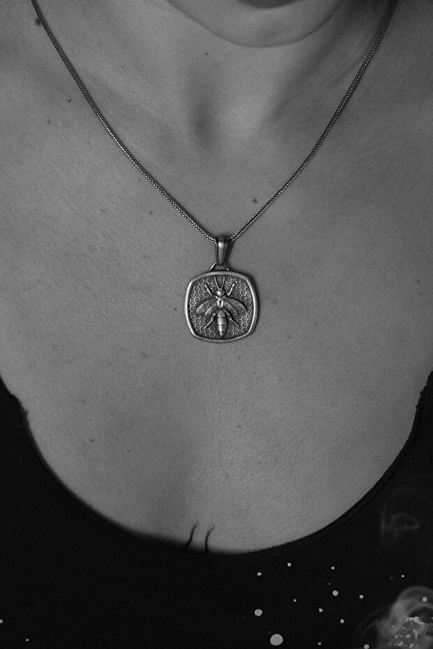 Arı Madalyon Gümüş Kolye - 4