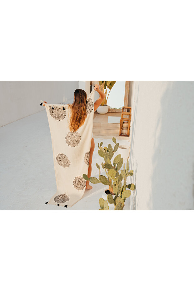 COTTON BEACH TOWEL - MANDALA DESIGN BLACK