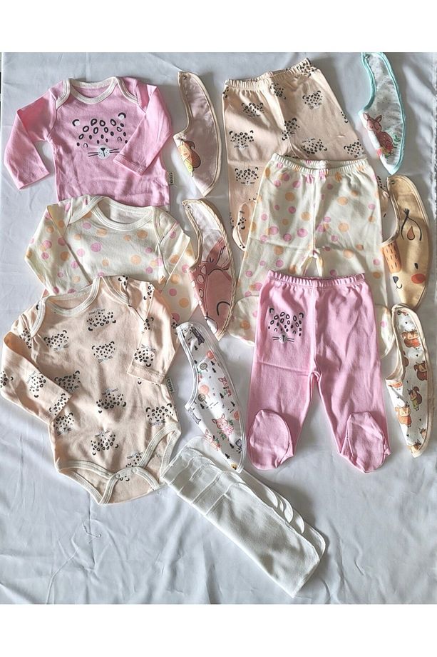 Kız bebek 17 parça set (6 parça alt üst takım + 6 adet önlük + 5 adet ağız mendili) - 1
