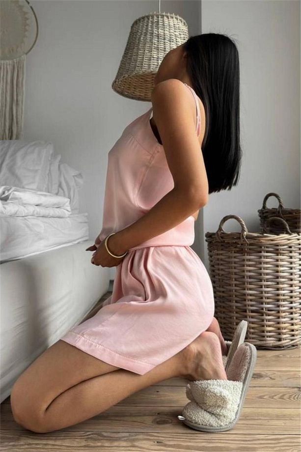 Düz Pudra Askılı Ve Şortlu Floş Saten Pijama Takımı - 4