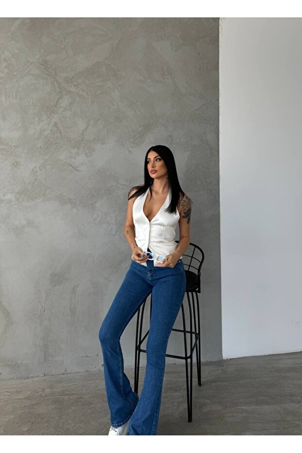 بنطلون جينز بأرجل إسبانية - 4