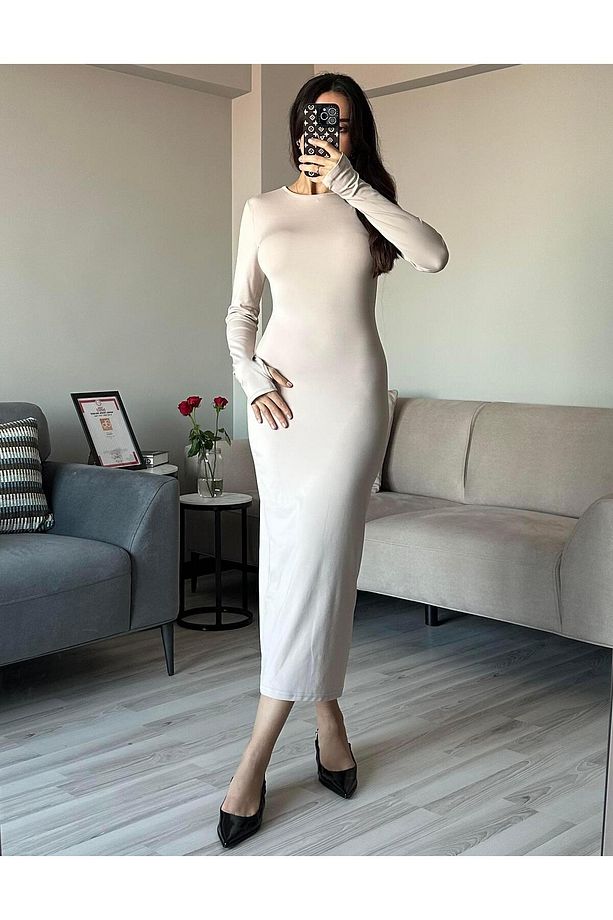 Kadın Bej Parmak Geçirmeli Vücuda Oturan Esnek Yumuşak Uzun Kollu Maxi Uzun Elbise Basic Uzun Elbise - 3