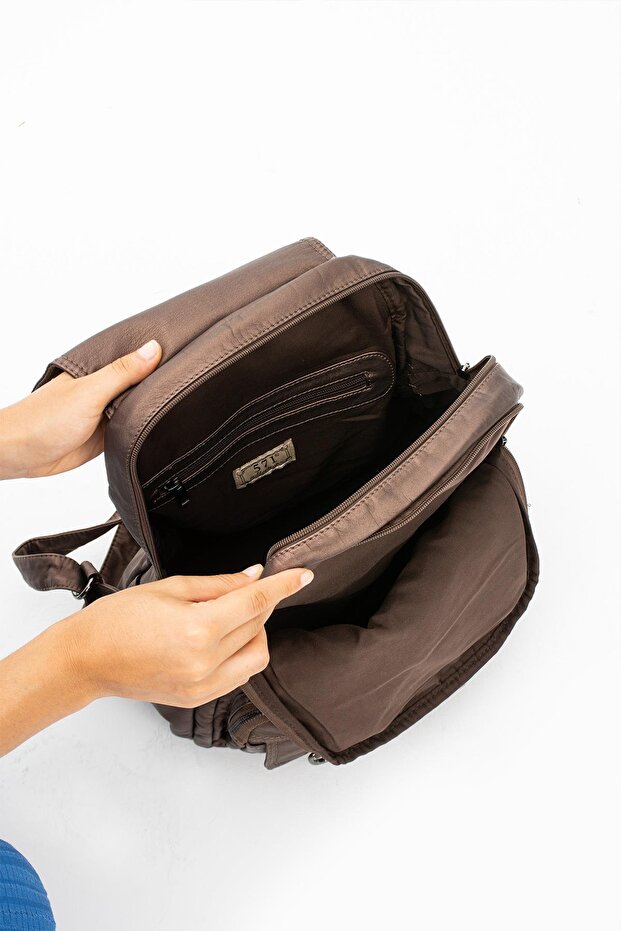 حقيبة ظهر من الجلد المغسول باللون البرونزي - 5