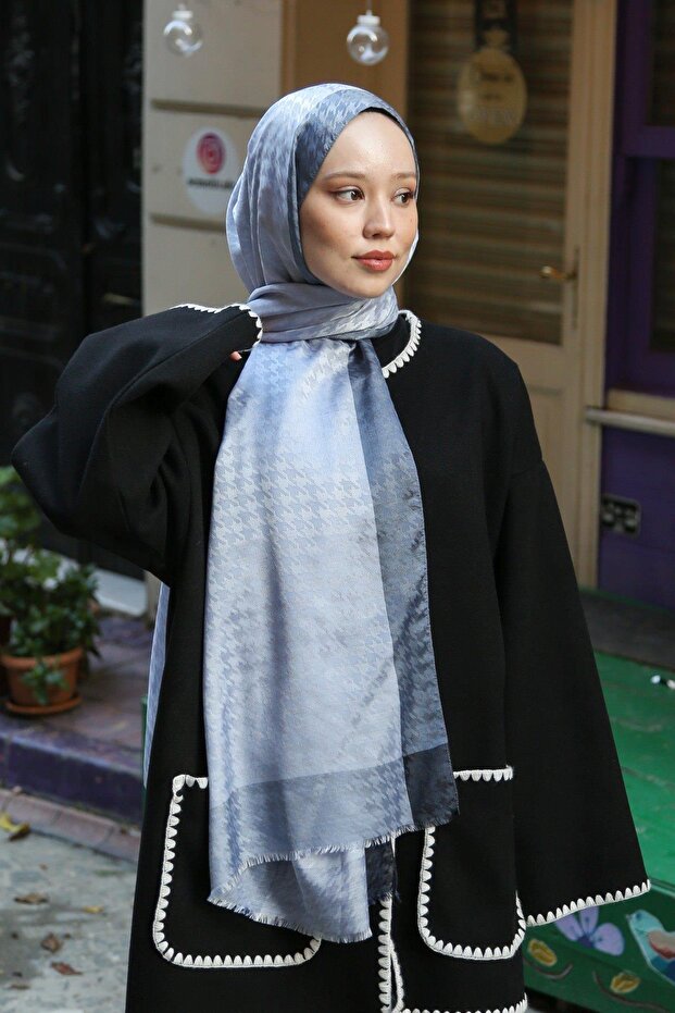 Monogram Shawl Monov12-04