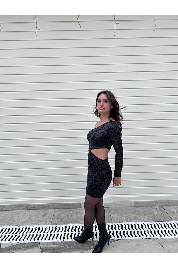 Gri Simli Tek Kol Pencere Detay Elbise - 2