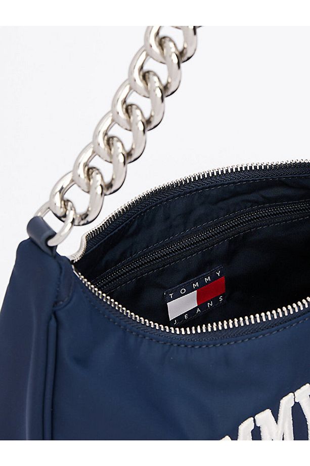 Iconic Chain Strap Shoulder Bag - 4