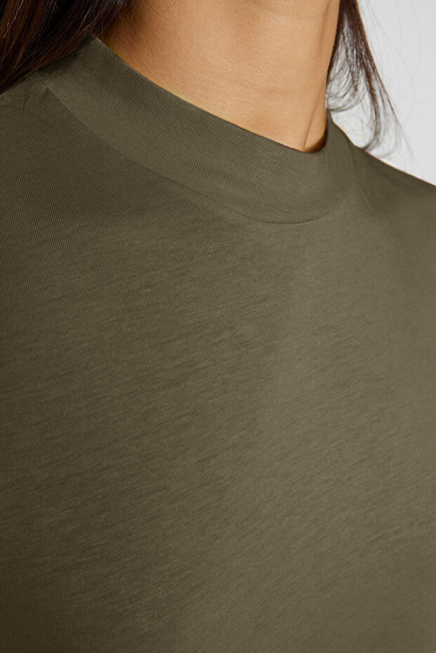 Koyu Haki %100 Pamuk Basic Regular/Normal Kalıp Dik Yaka Örme T-Shirt TWOAW20TS0096 - 4