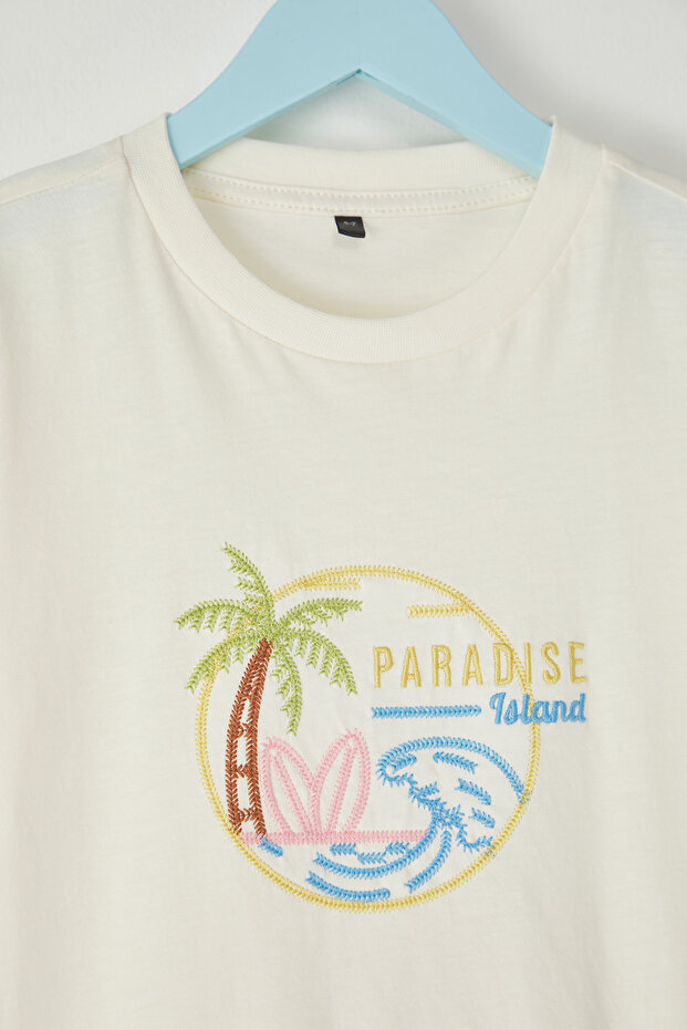 Ekru Erkek Çocuk %100 Pamuk Palmiye Nakışlı Regular Kalıp Kısa Kol Örme T-Shirt TKDSS25TS00049 - 3