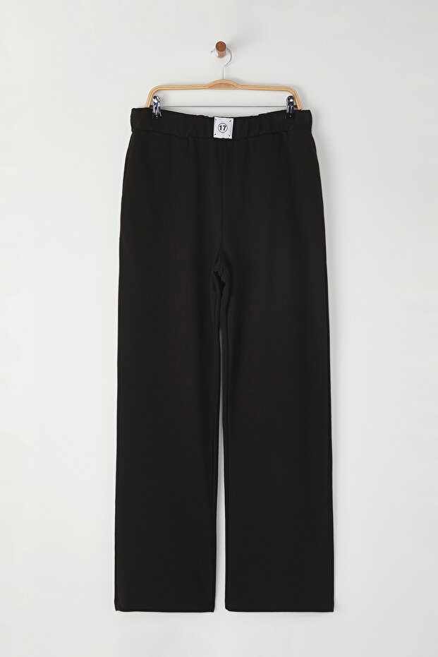Siyah Wide Leg Yüksek Bel Etiket Detaylı Örme Büyük Beden Eşofman Altı TBBSS25AJ00001 - 6