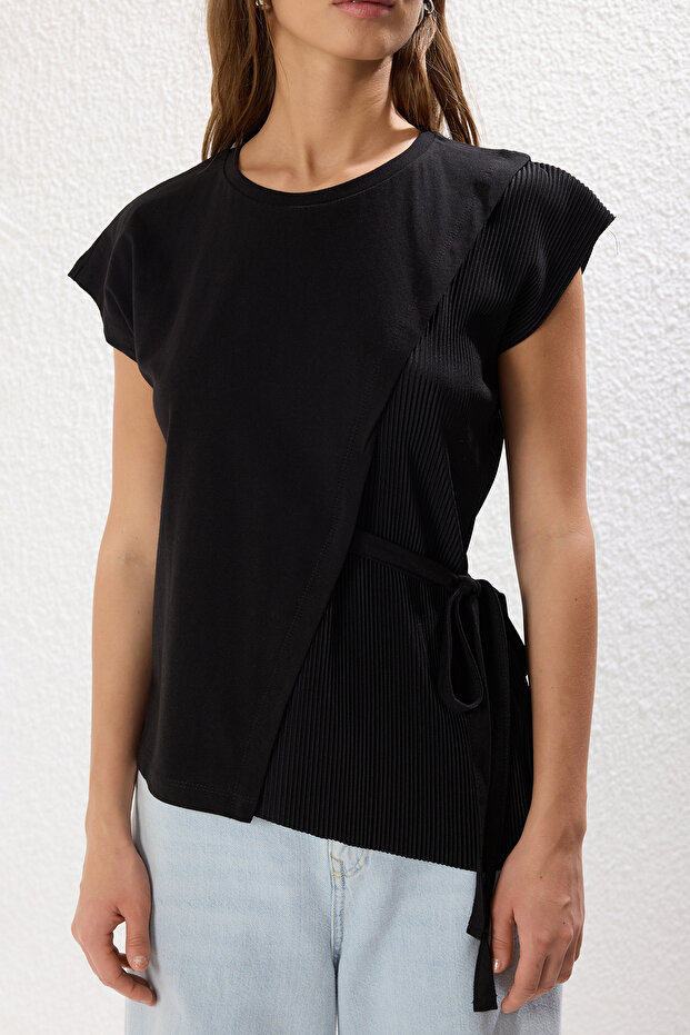 Siyah Pilise ve Bağlama Detaylı Relaxed/Rahat Kalıp Örme Bluz TWOSS25BZ00094 - 3