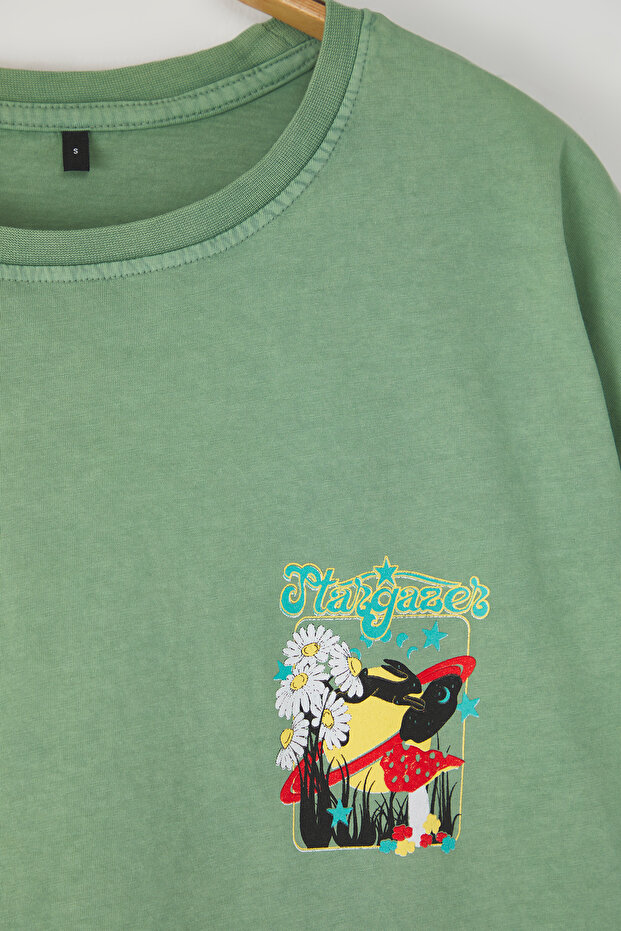 Yeşil Oversize/Geniş Kesim Bisiklet Yaka Kısa Kollu Asit Yıkamalı Baskılı Tok T-shirt TMNSS22TS0831 - 4