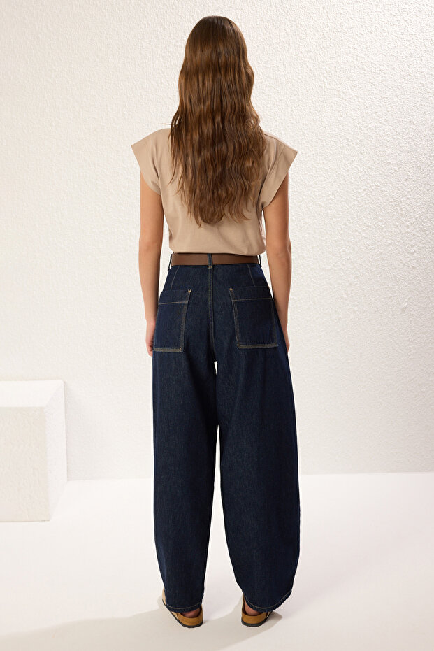 Koyu Mavi Kahverengi Kemerli Dikiş Detaylı Yüksek Bel Barrel Balon Jeans TWOSS25JE00182 - 5