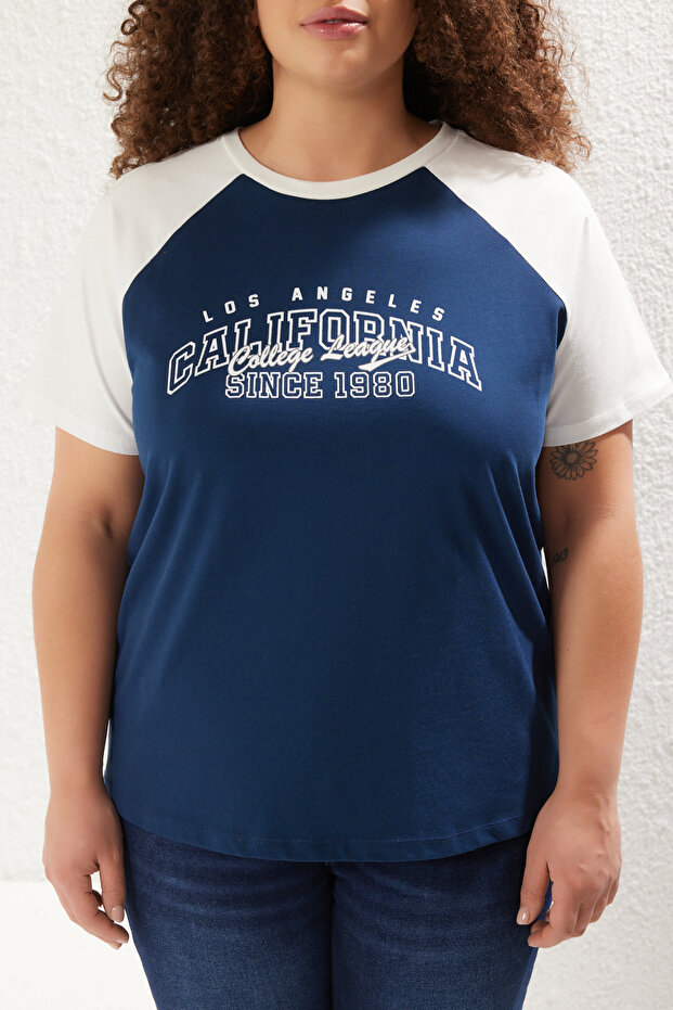 Mavi Renk Bloklu Baskılı %100 Pamuk Örme Büyük Beden T-shirt TBBSS23BF00014 - 3