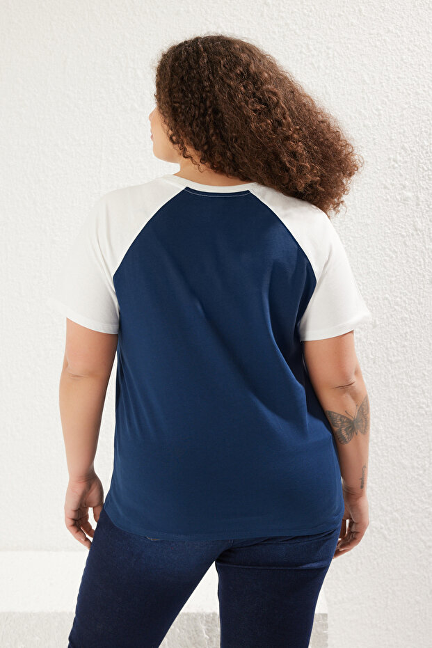 Mavi Renk Bloklu Baskılı %100 Pamuk Örme Büyük Beden T-shirt TBBSS23BF00014 - 5