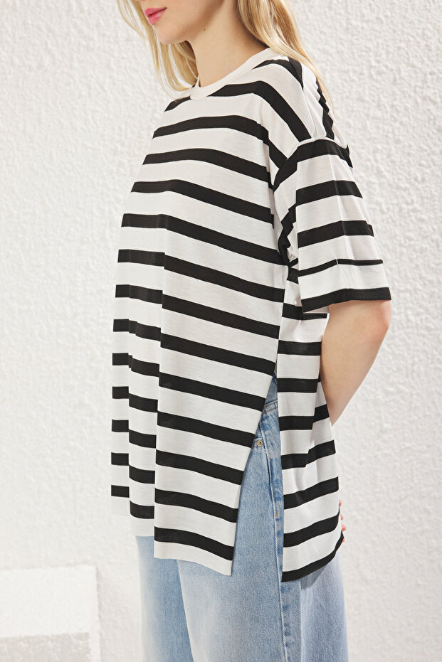Siyah Çizgili Duble Kol Asimetrik Boyfriend Örme T-Shirt TWOSS20TS0828 - 4