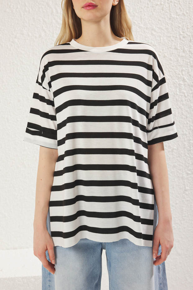 Siyah Çizgili Duble Kol Asimetrik Boyfriend Örme T-Shirt TWOSS20TS0828 - 3