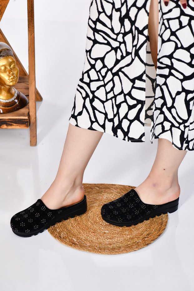 Black Women's Skin Suede Closed Daily Sabo Heeled Slippers with Stones and Buckles