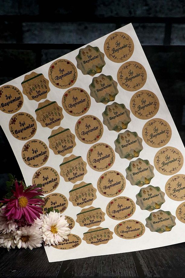 Bayram etiketi - İyi Bayramlar baskılı - 70 adet kraft etiket (4,5 cm) - 6