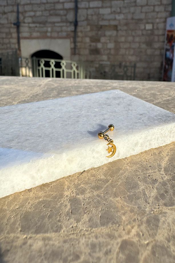 Piercing Tragus Helix Ay Yıldız Tasarım Sallantılı Gold Altın Renk 316L Paslanmaz Çelik - 5