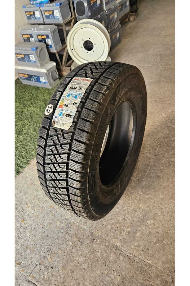235/65R16C - 2