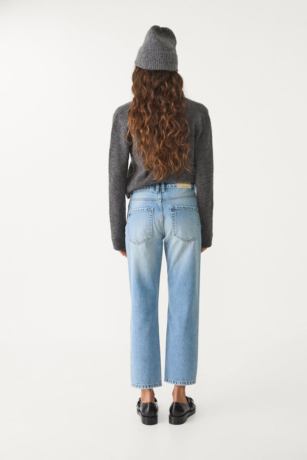 D81 mom fit jean - 3