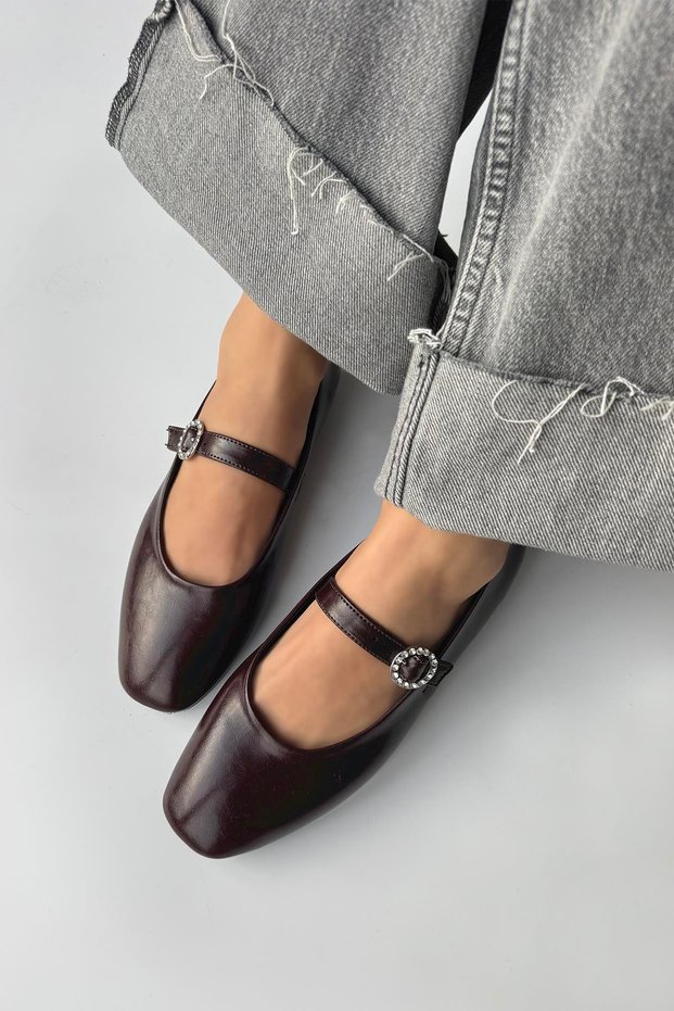 Berny Women's Belt Detail Wrinkled Leather Ballerinas Claret Red