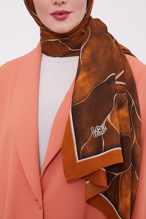 شال ملكي بنمط رقائق البلاط - 4